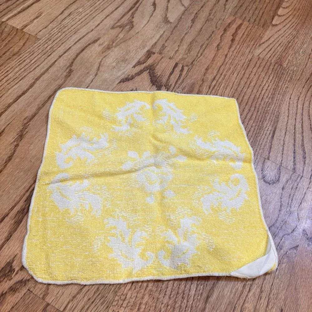 Vintage Yellow Damask Washcloths Set of 3‎ Cotton Floral Scroll Bathroom Linens